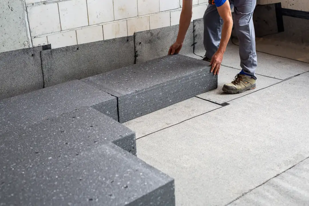 Ile cm styropianu na podłogę pod ogrzewanie podłogowe - uniknij błędów w wyborze