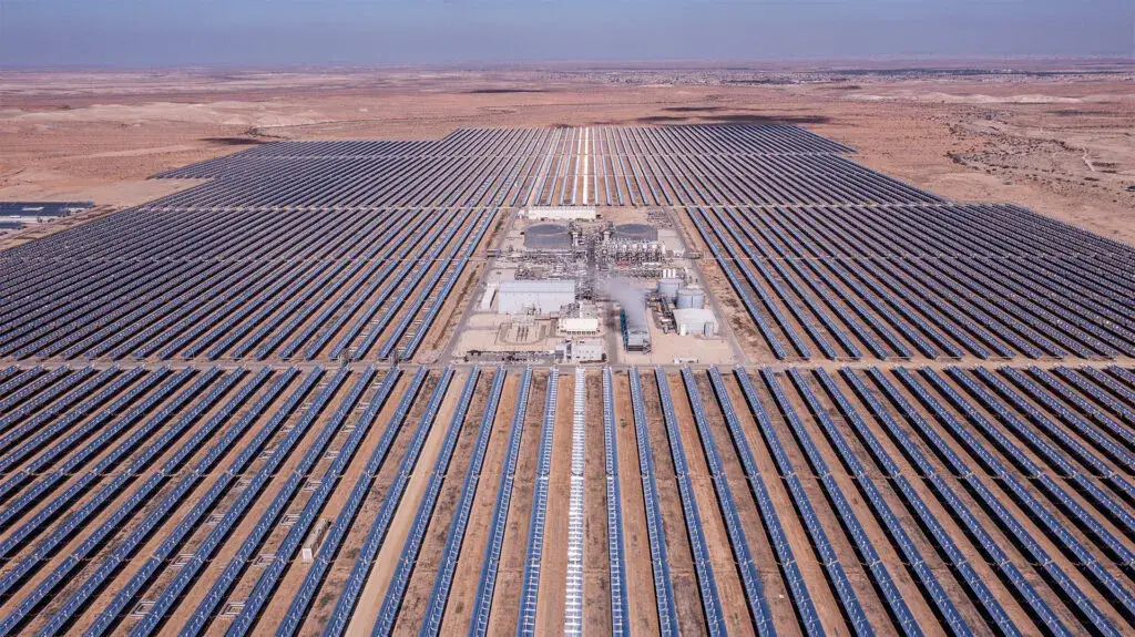 Elektrownia słoneczna Ashalim: innowacyjna technologia i jej wpływ