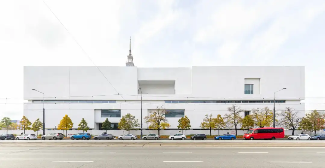 Muzeum sztuki nowoczesnej plac Defilad: wyjątkowe wystawy i architektura