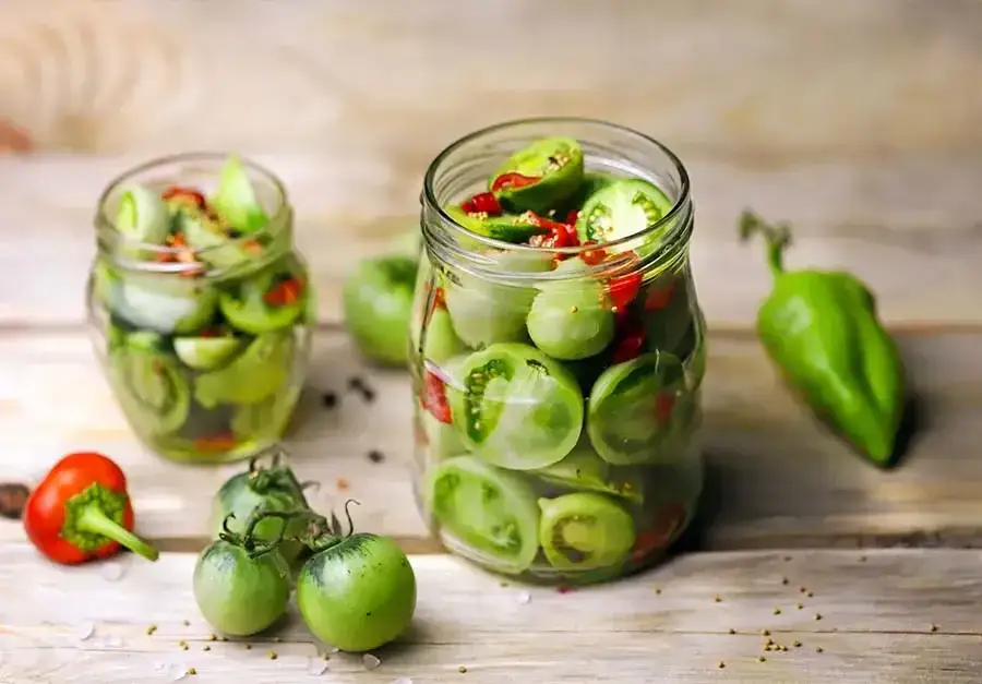 Czy sałatka z zielonych pomidorów jest zdrowa? Wartości odżywcze i zagrożenia