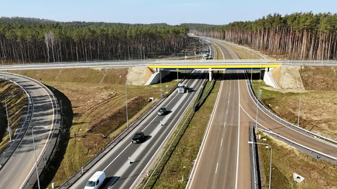 Ekspresówka: Ile można jechać? Limity, mandaty, bezpieczeństwo