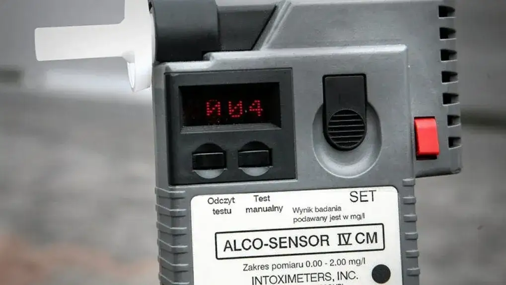 Kiedy można jechać po kieliszku wódki? Poznaj ryzyko i zalecenia