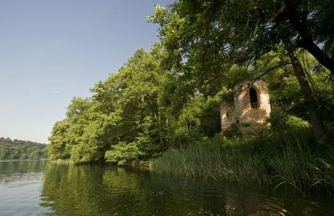 Jezioro Głuchowskie - odkryj jego piękno i tajemnice rekreacyjne