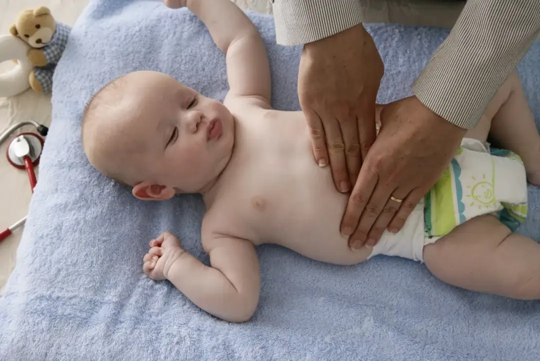 Co na ból brzucha u 3 latka? Skuteczne sposoby i objawy do obserwacji