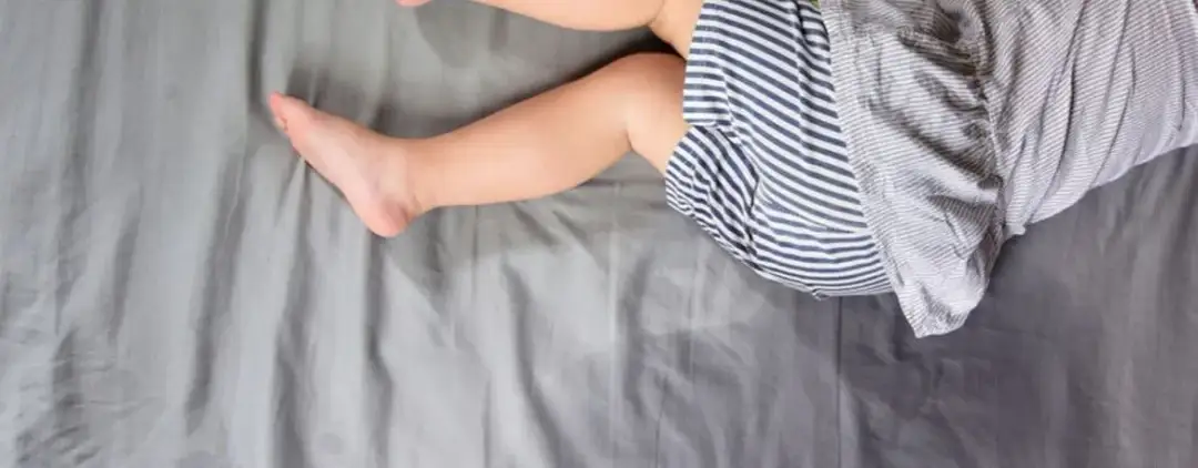 Jak nauczyć 4-latka spania bez pieluszki? Skuteczne metody nocnego treningu