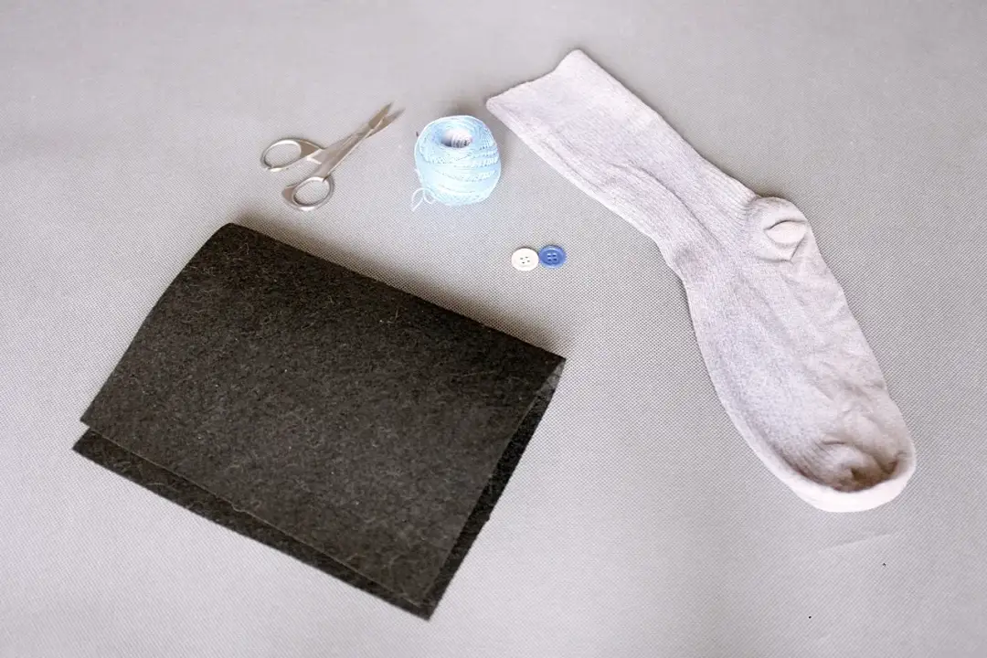 Jak zrobić kotka ze skarpetki – proste instrukcje i kreatywne pomysły