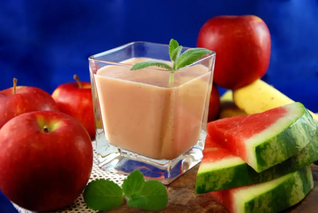 Orzeźwiający koktajl z arbuza i banana – zdrowy przepis na lato