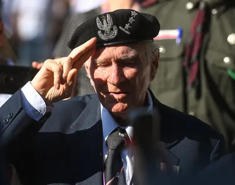 Mjr Janusz Komór - niezłomny aktywista walczący o prawa obywatelskie w Polsce