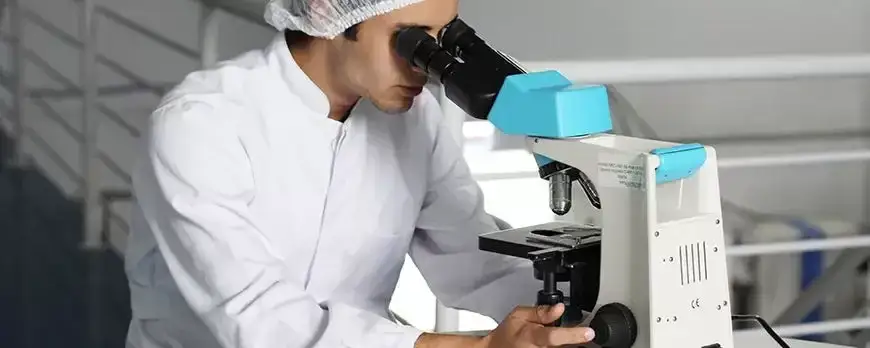 Co można robić po studiach medycznych? Odkryj nieoczywiste ścieżki kariery