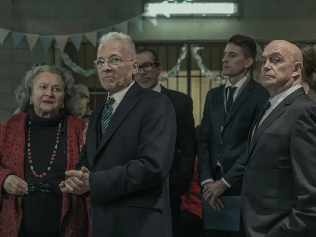 Co obejrzeć na Netflix? Najlepsze seriale: hity, nowości, perełki