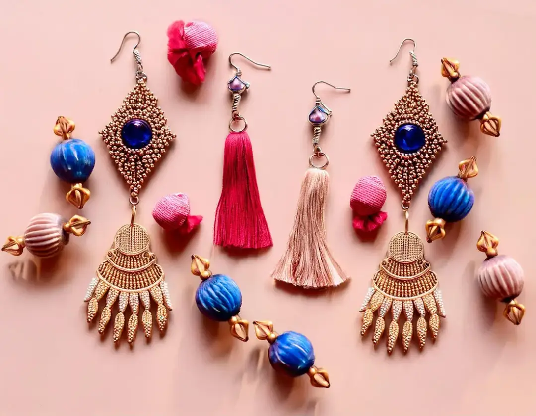 Jakie kolczyki są teraz modne - odkryj najnowsze trendy i style