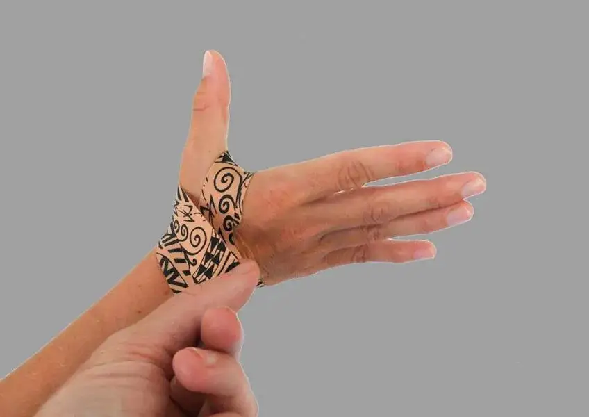 Kiedy zacząć rehabilitację po operacji cieśni nadgarstka, aby uniknąć bólu?