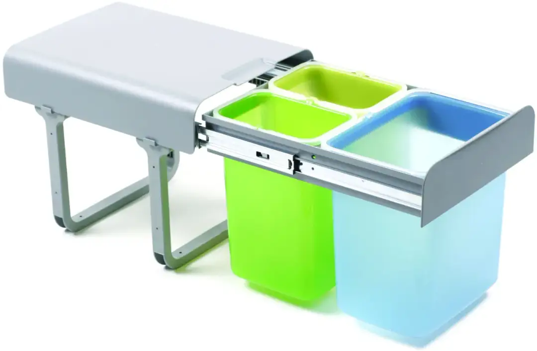 Jak zrobić wysuwany kosz na śmieci – prosty sposób na lepszą organizację