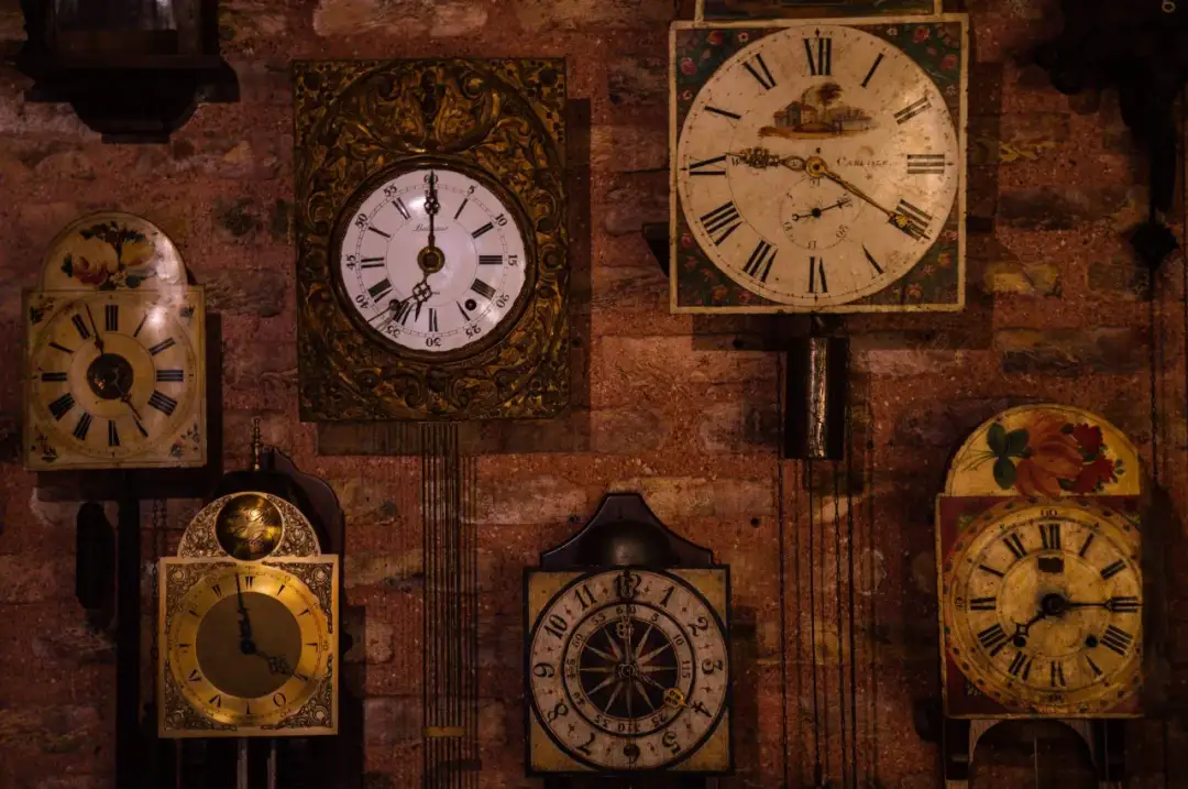 Kiedy wynaleziono zegar? Historia, ciekawostki i ewolucja pomiaru czasu
