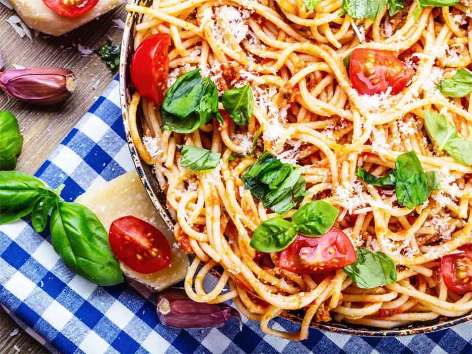 Proste i pyszne wege spaghetti bolognese – tradycyjne smaki bez mięsa