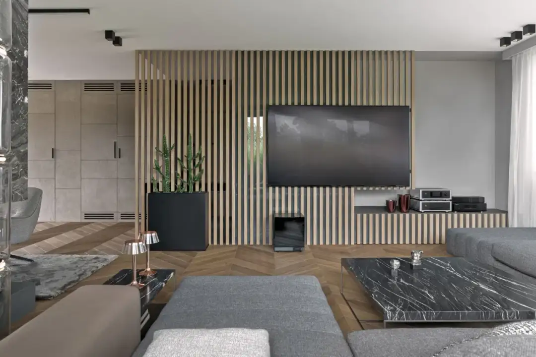 Modne ściany w salonie: inspiracje i trendy dekoracyjne 2025