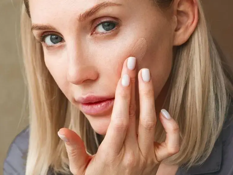 Najlepszy podkład do suchej cery, który nie podkreśla niedoskonałości