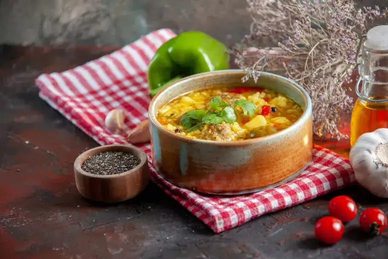 Jakie przyprawy do kapuśniaku sprawią, że zupa będzie wyjątkowa?