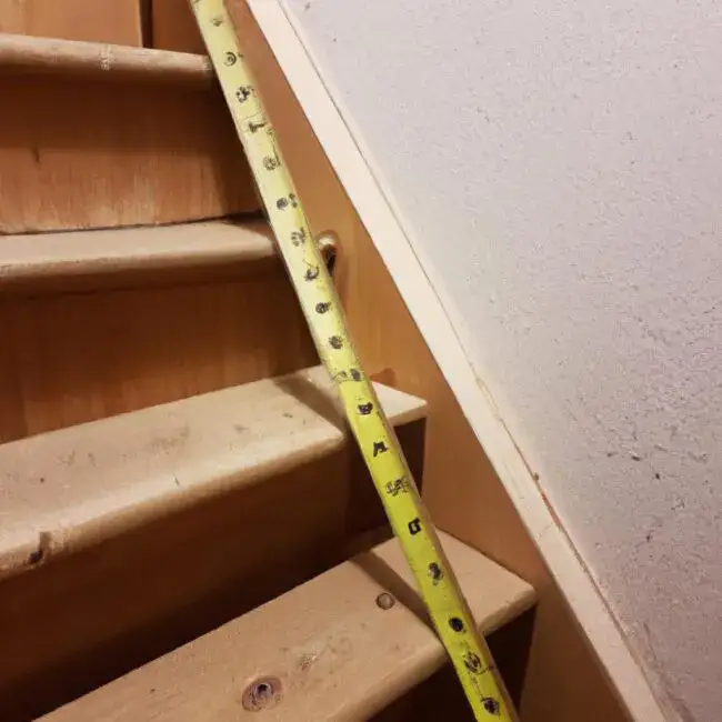 Precyzyjne obliczenia schodów dwubiegowych krok po kroku bez błędów