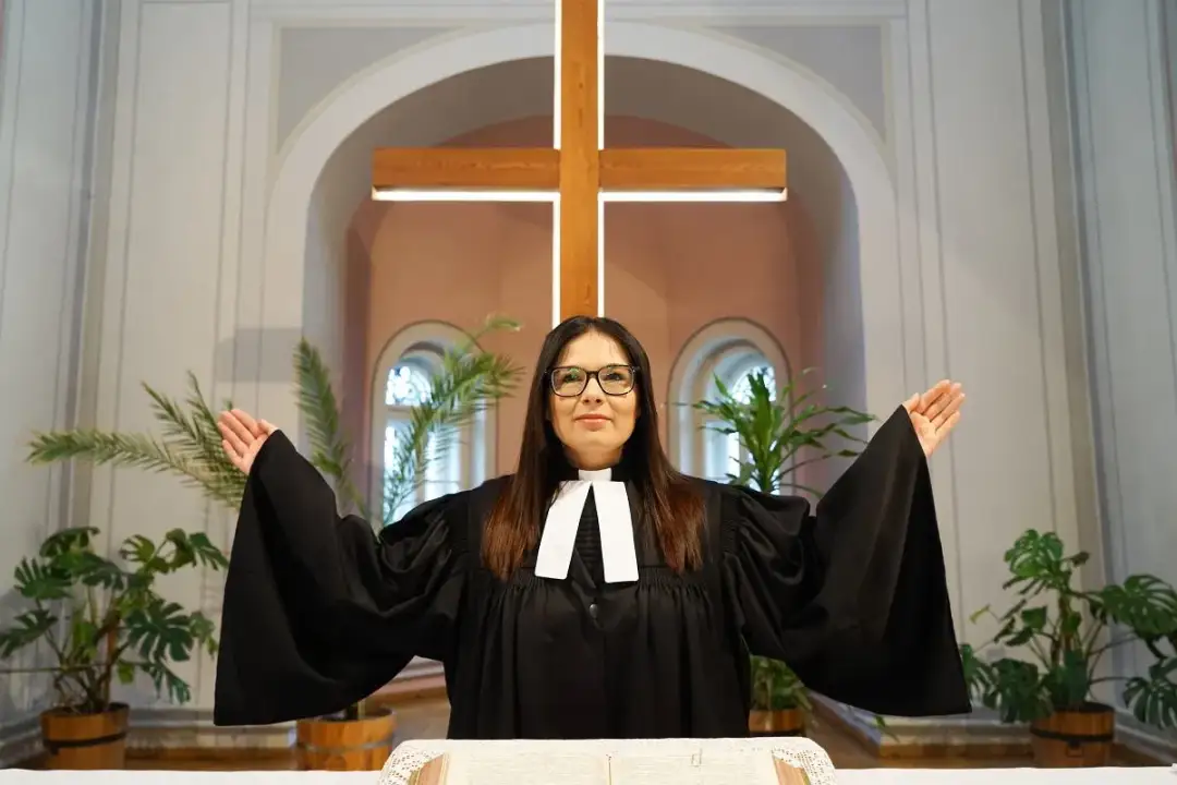 Czy ksiądz ewangelicki ma żonę i rodzinę? Poznaj życie duchownych