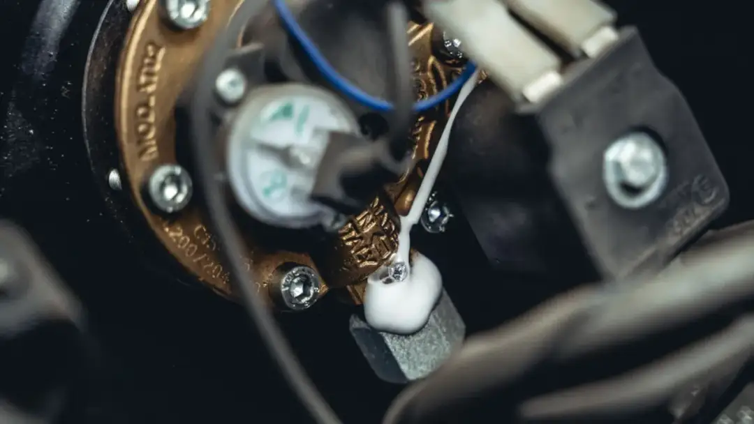 Jak skroplić gaz LPG: Kluczowe warunki i zasady bezpieczeństwa