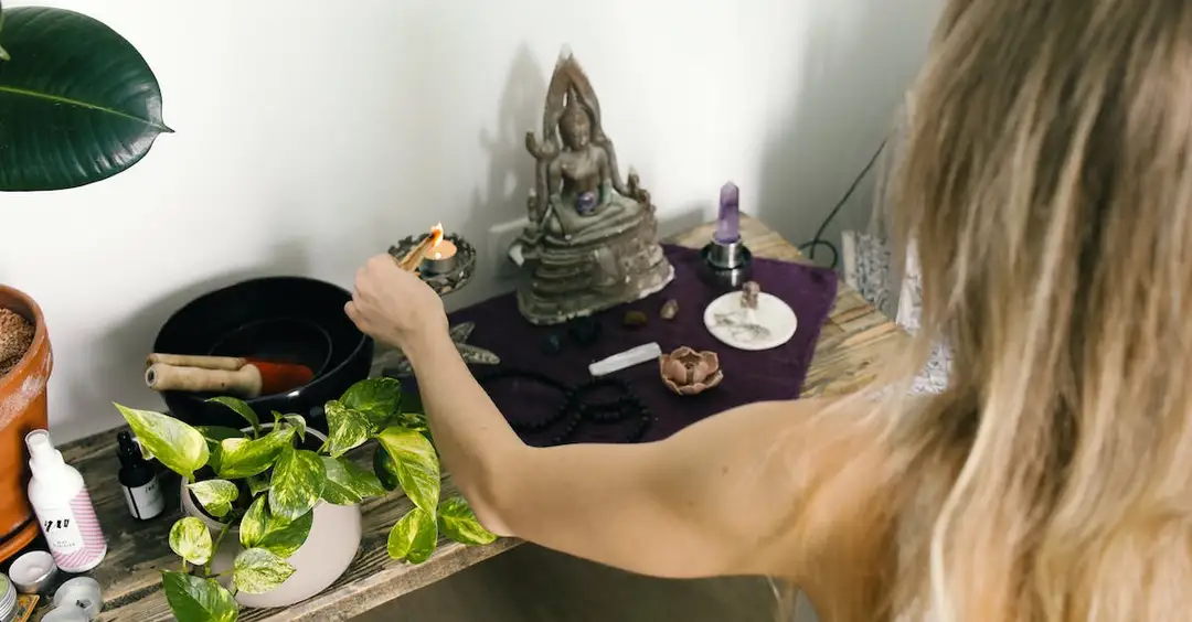  Idealne figurki ozdobne do salonu - dekoracje i akcesoria nadające charakteru wnętrzu