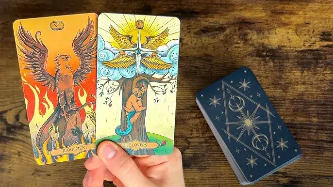 Tarot co on myśli: odkryj prawdziwe uczucia i intencje w relacji