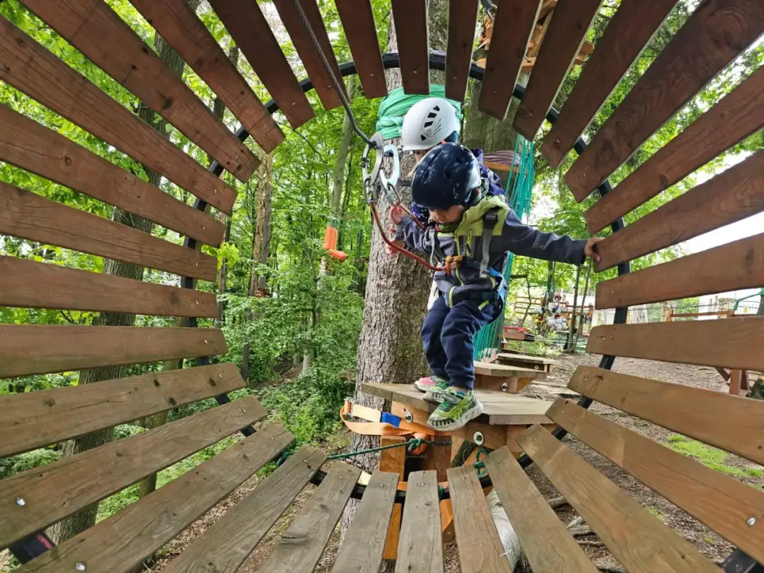 Park linowy Kudowa - emocjonujące atrakcje dla całej rodziny