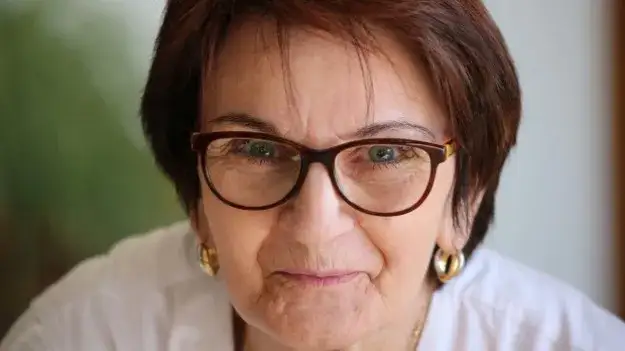 Kim jest babcia z RMF MAXXX i dlaczego wszyscy ją uwielbiają?