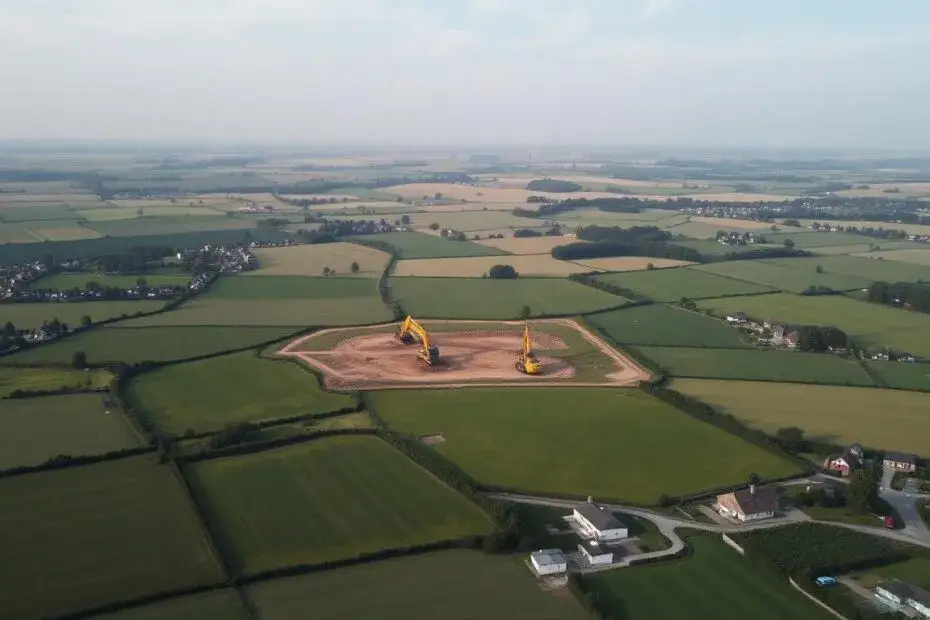 Kiedy działka rolna staje się budowlaną? Kluczowe informacje i wyzwania