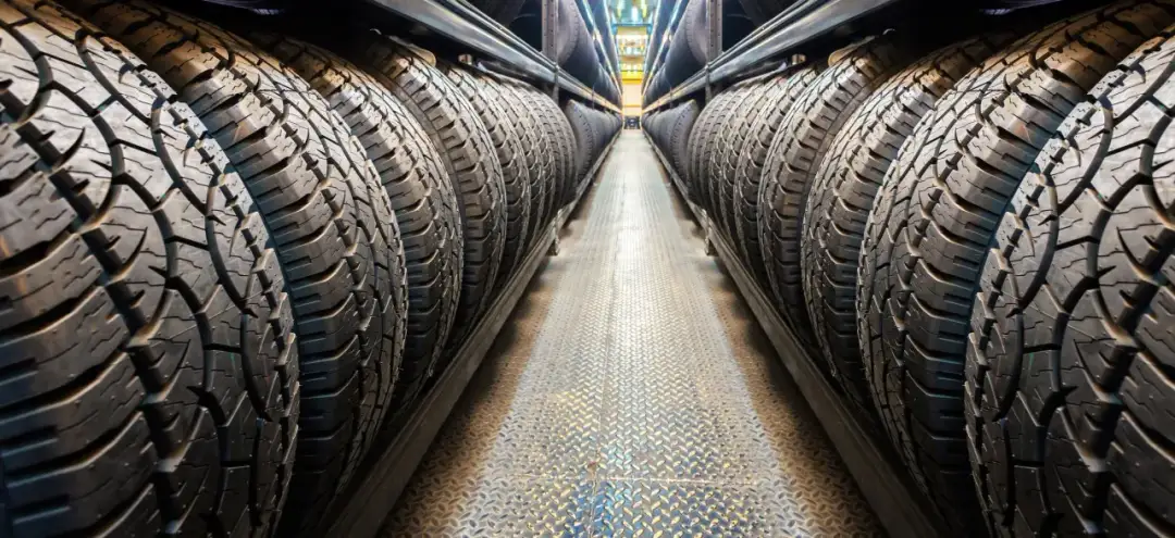 Jakie opony wybrać? 8 kluczowych czynników przy zakupie