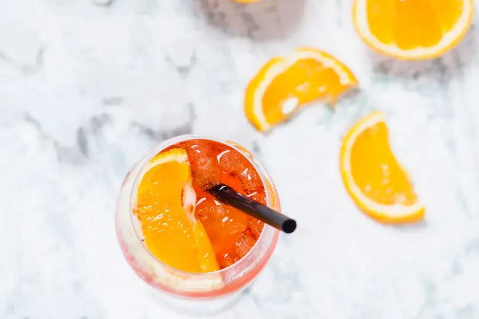 Włoski drink: odkryj najlepsze przepisy na włoskie koktajle