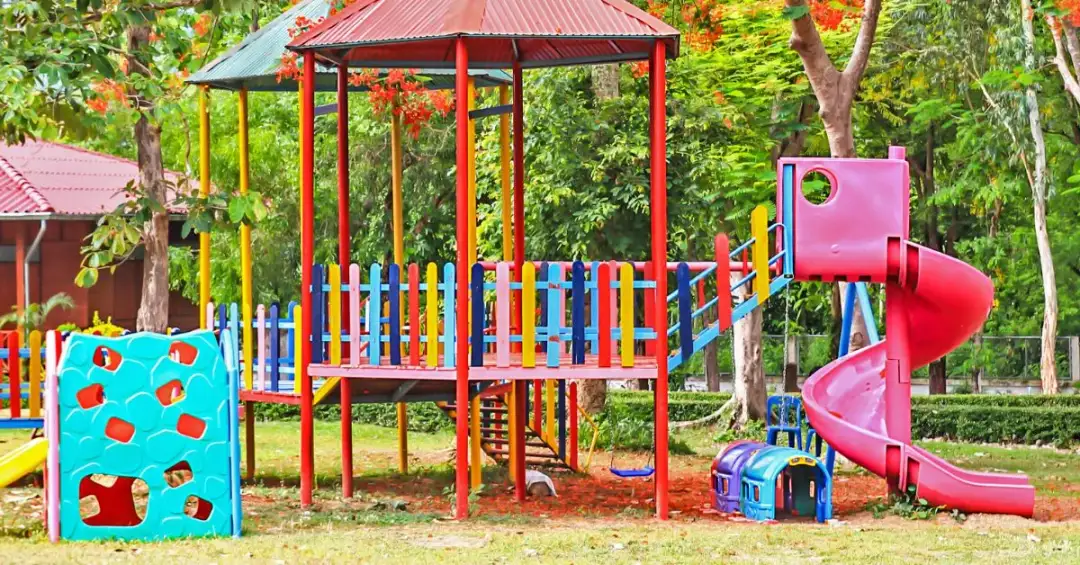 Jak zrobić plac zabaw dla dziecka - bezpieczne pomysły i porady