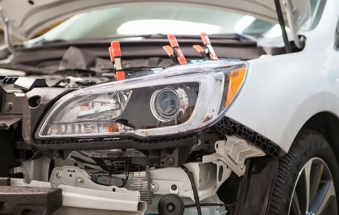 Czym skleić lampy po rozklejeniu, aby uniknąć niepotrzebnych kosztów?