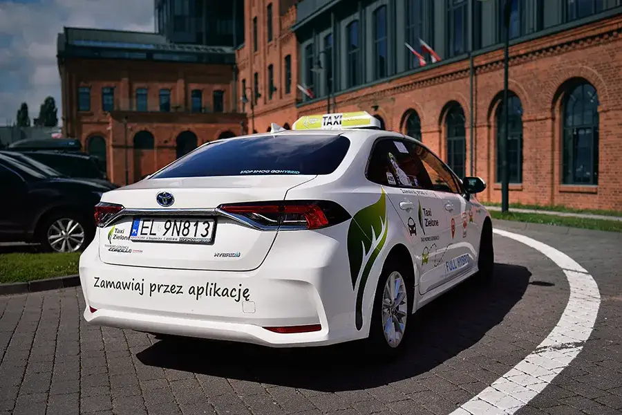Ile kosztuje taxi w Łodzi? Sprawdź ceny i ukryte opłaty