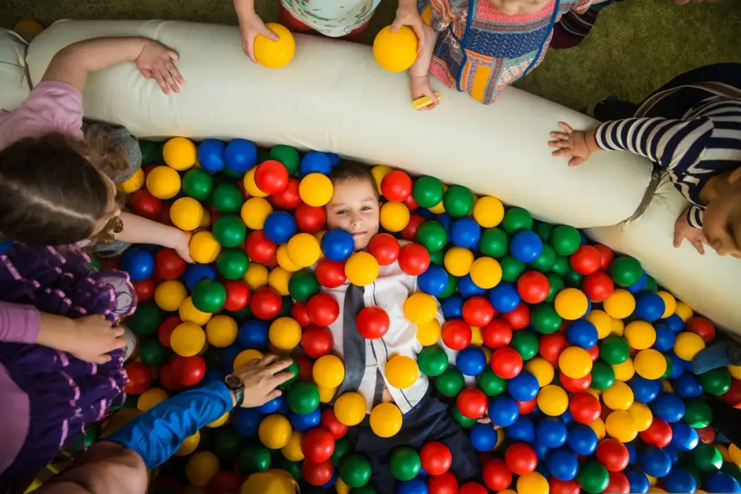 Od ilu lat dziecko może decydować z kim chce być? Poznaj prawdę.