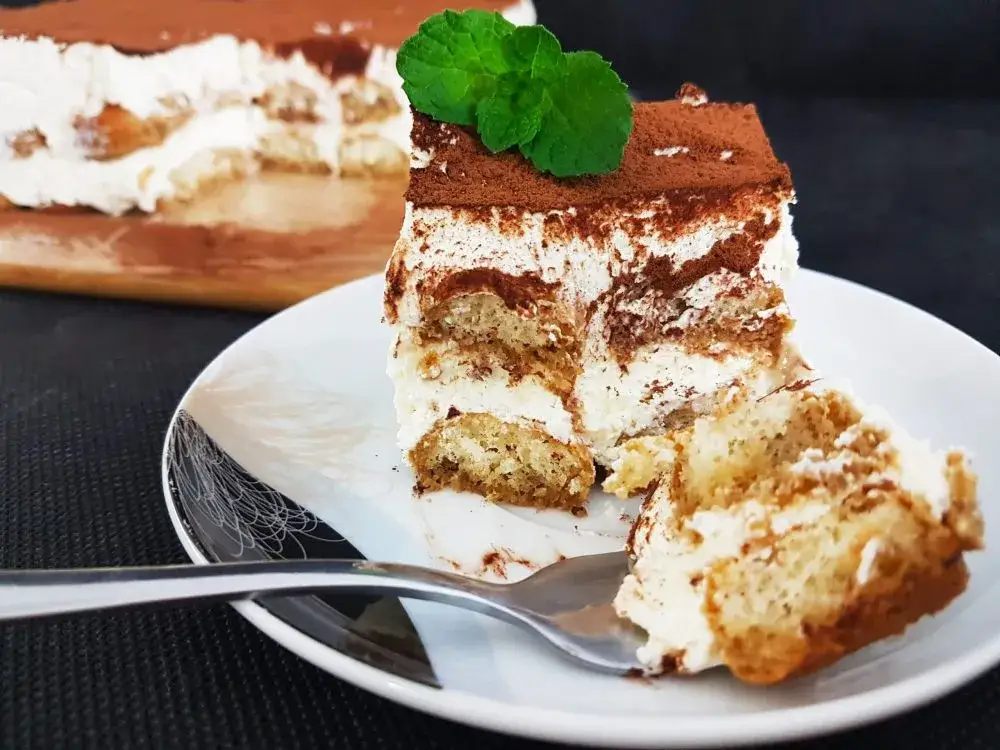 Jak zrobić tiramisu z mascarpone bez jajek - pyszna alternatywa bez ryzyka
