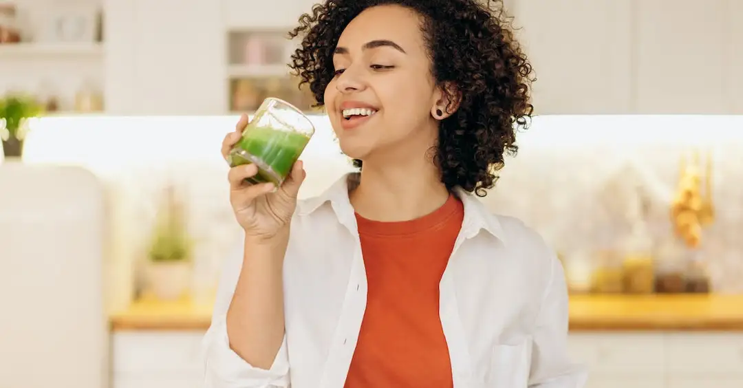  Przepisy na koktajle oczyszczające i detoks. Koktajl oczyszczający jelita i cały organizm