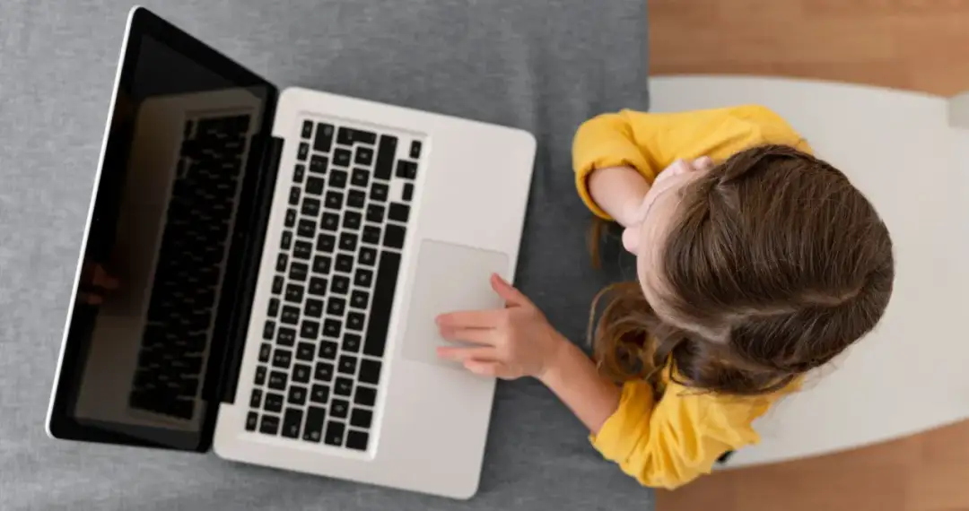 Czy uczniowie dostaną laptopy? Sprawdź szczegóły programu wsparcia