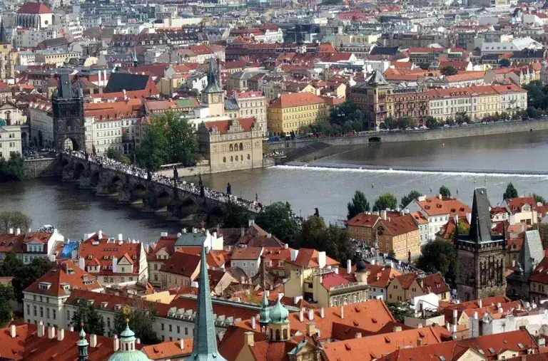 Wycieczka do Pragi z Rzeszowa: Atrakcje, Programy i Ceny