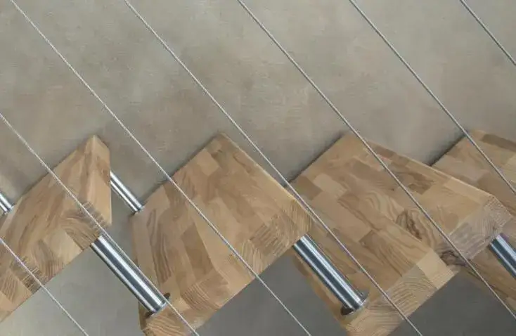 Prosta barierka ochronna na schody krok po kroku. Bezpieczny montaż w domu