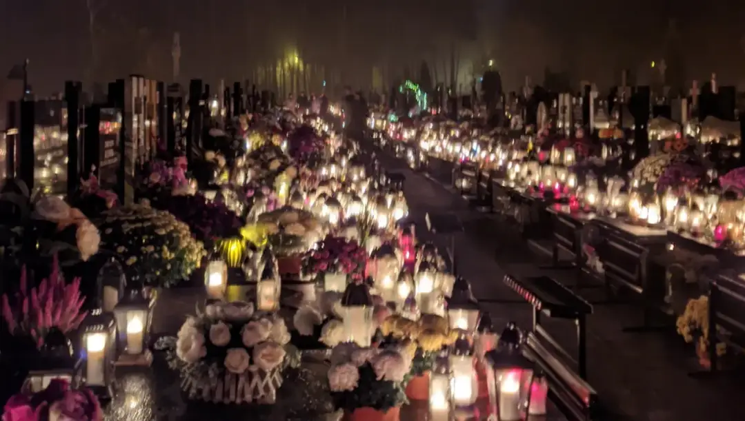 Czy w ciąży można iść na pogrzeb? Ważne emocje i zdrowie matki