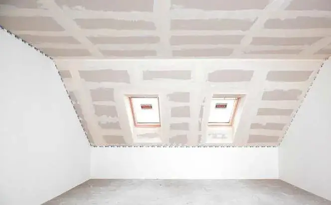 Płyty G-K: Jak łączyć, by nie pękały? Klej, masa, taśma.