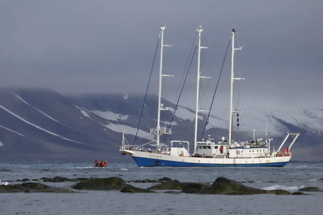 Czy na promie jest zasięg? Sprawdź, co musisz wiedzieć o łączności