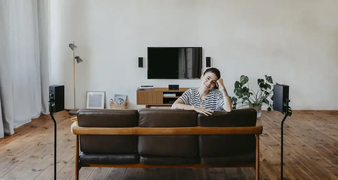 Jak rozmiescić głośniki kino domowe, by uniknąć złej akustyki