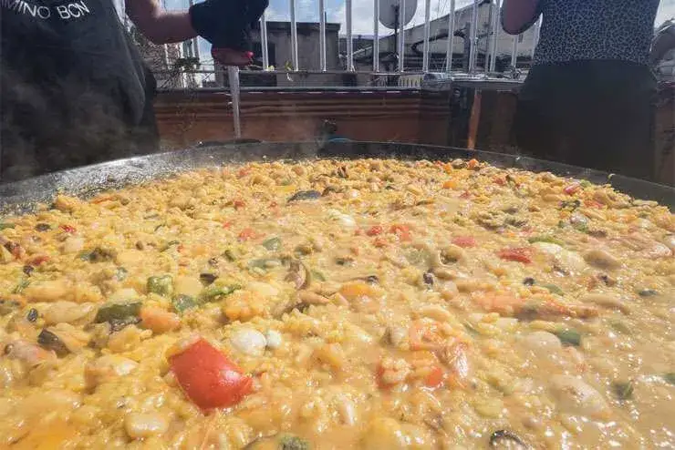 Gdzie zjeść najlepszą paellę w Barcelonie? Odkryj wyjątkowe miejsca