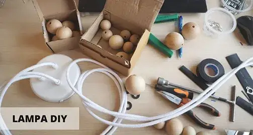 Zrób piękną lampę wiszącą DIY z łatwych do znalezienia materiałów