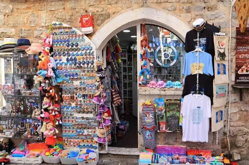 Co warto przywieźć z Czarnogóry? Najlepsze pamiątki i lokalne specjały