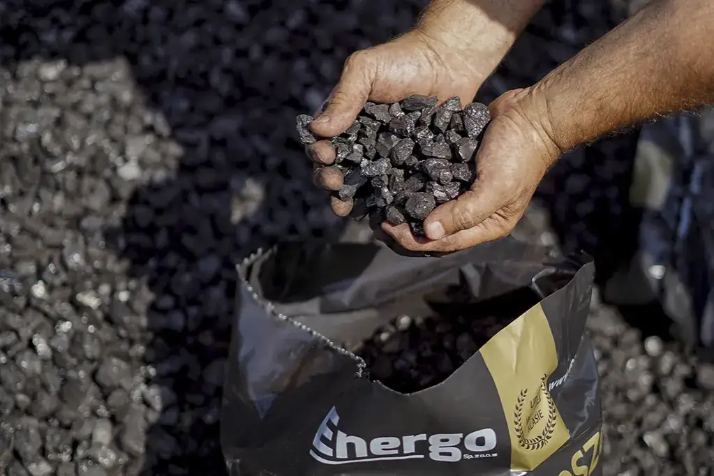 Ile węgla kamiennego zawiera ekogroszek i jak wpływa na jego jakość?