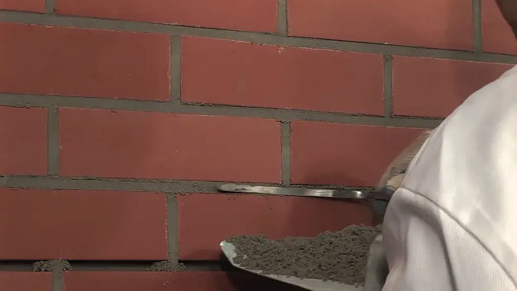 Montaż parapetu z cegły klinkierowej: Instrukcja krok po kroku